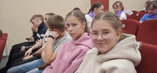 Движения первых.
